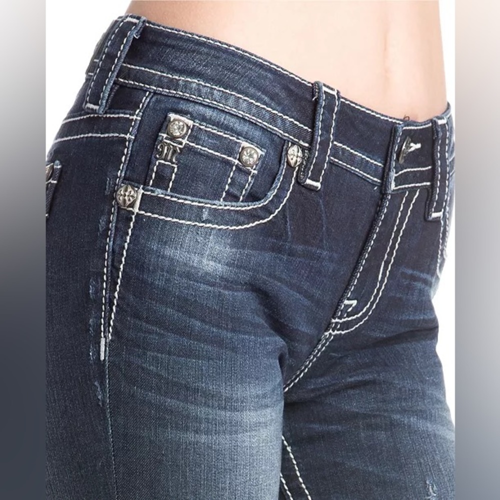 🌸 Miss Me Signature Bootcut Jeans Size 26